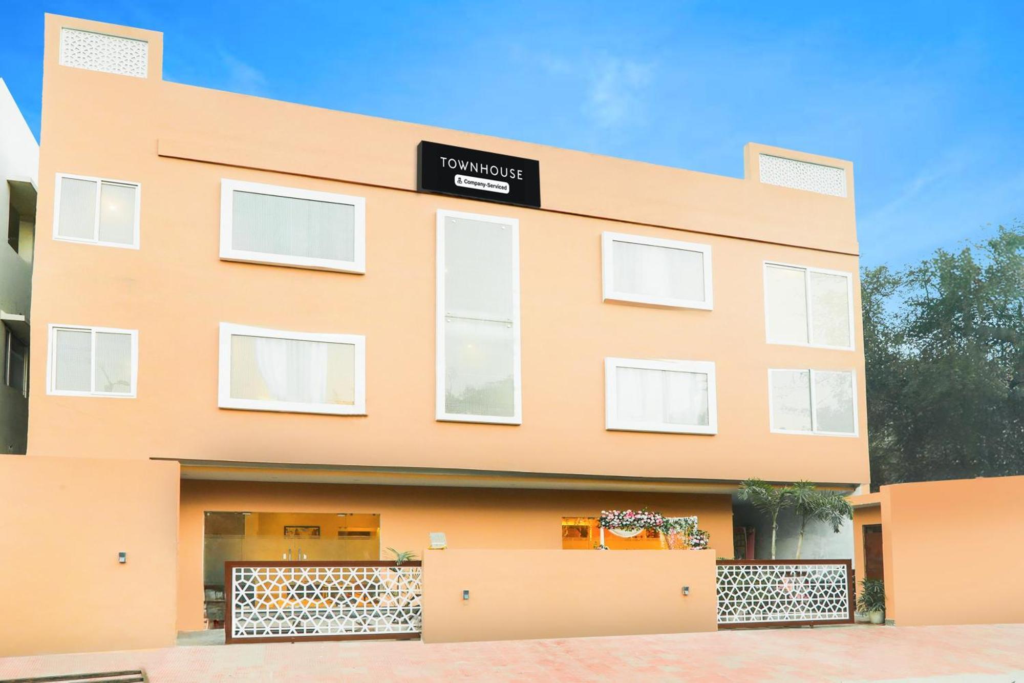 Chinhat Super Townhouse Viraj Khand Formerly Veridian Inn מראה חיצוני תמונה