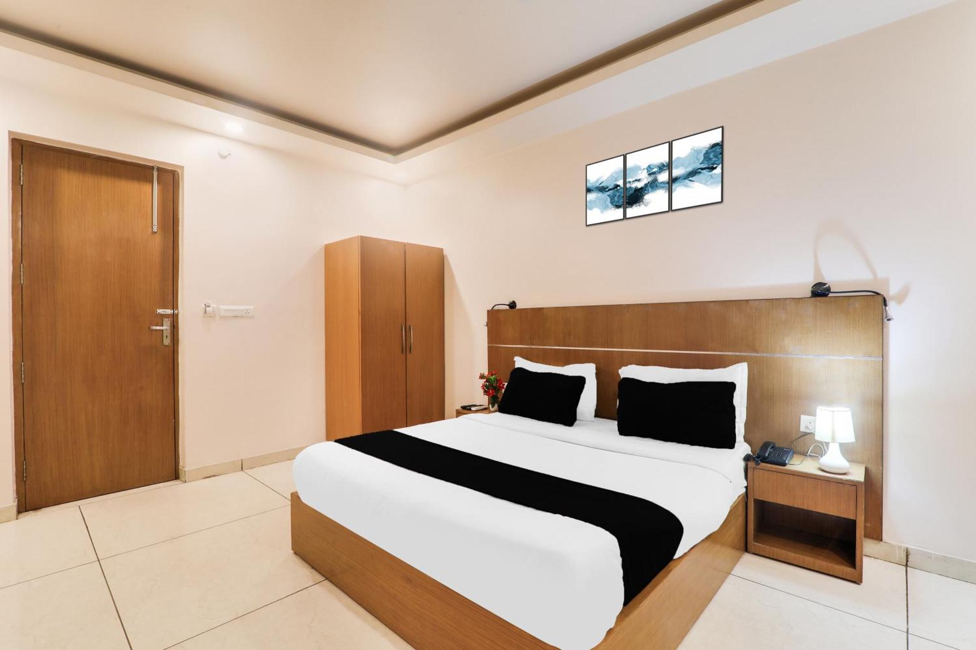 Chinhat Super Townhouse Viraj Khand Formerly Veridian Inn מראה חיצוני תמונה