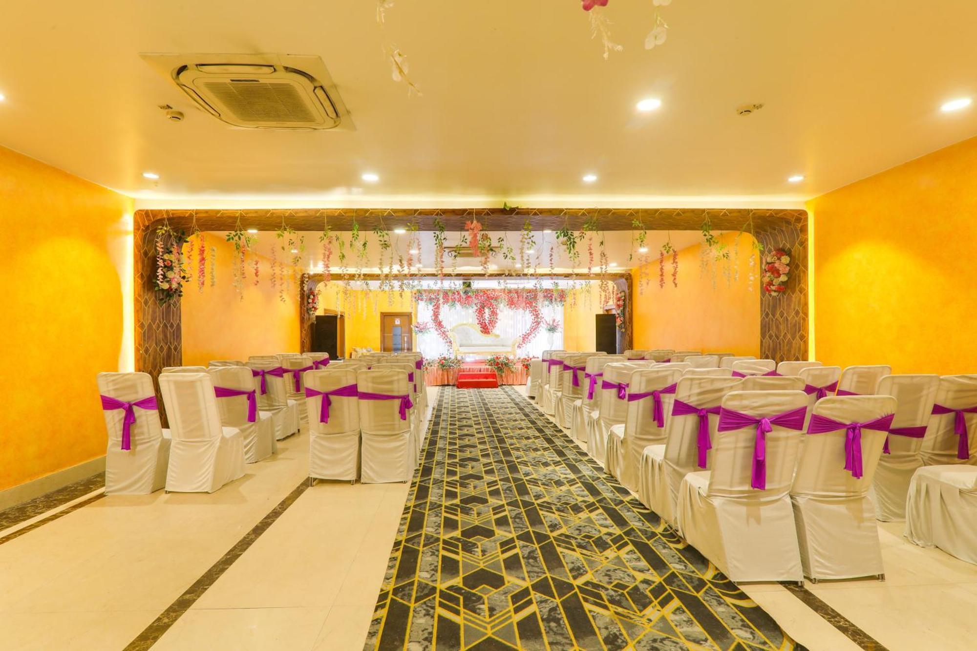 Chinhat Super Townhouse Viraj Khand Formerly Veridian Inn מראה חיצוני תמונה