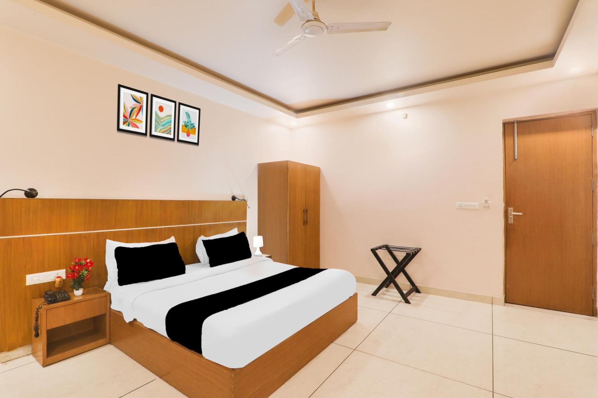 Chinhat Super Townhouse Viraj Khand Formerly Veridian Inn מראה חיצוני תמונה