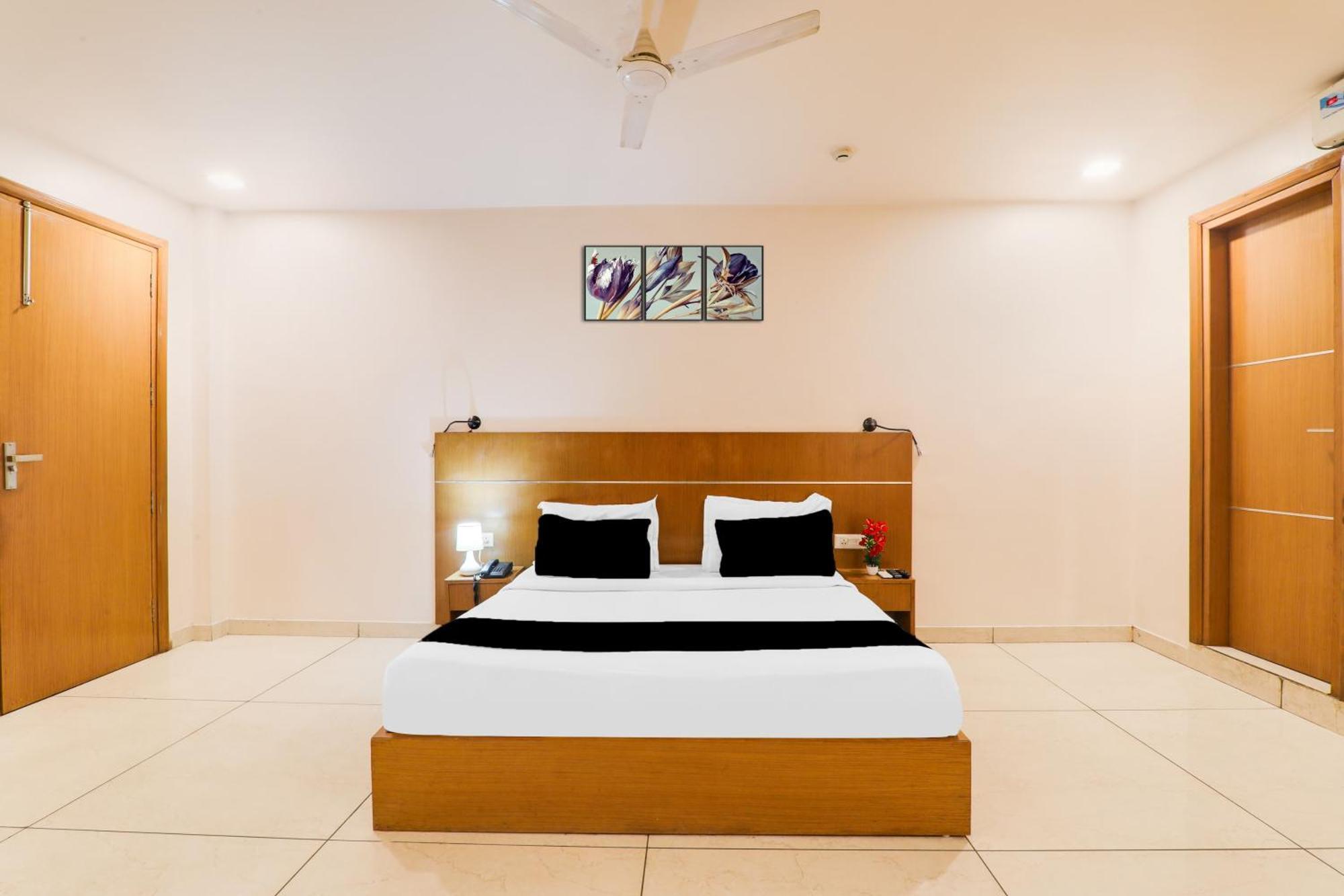 Chinhat Super Townhouse Viraj Khand Formerly Veridian Inn מראה חיצוני תמונה