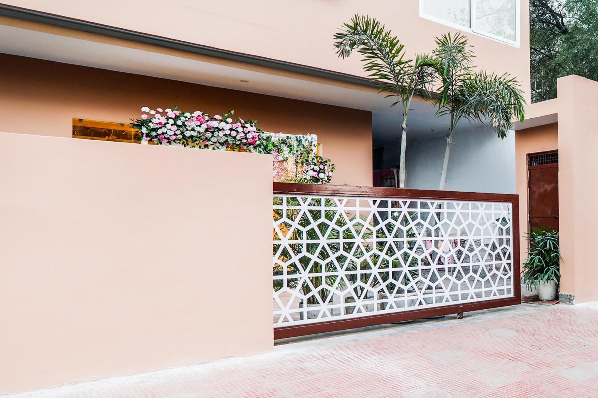 Chinhat Super Townhouse Viraj Khand Formerly Veridian Inn מראה חיצוני תמונה