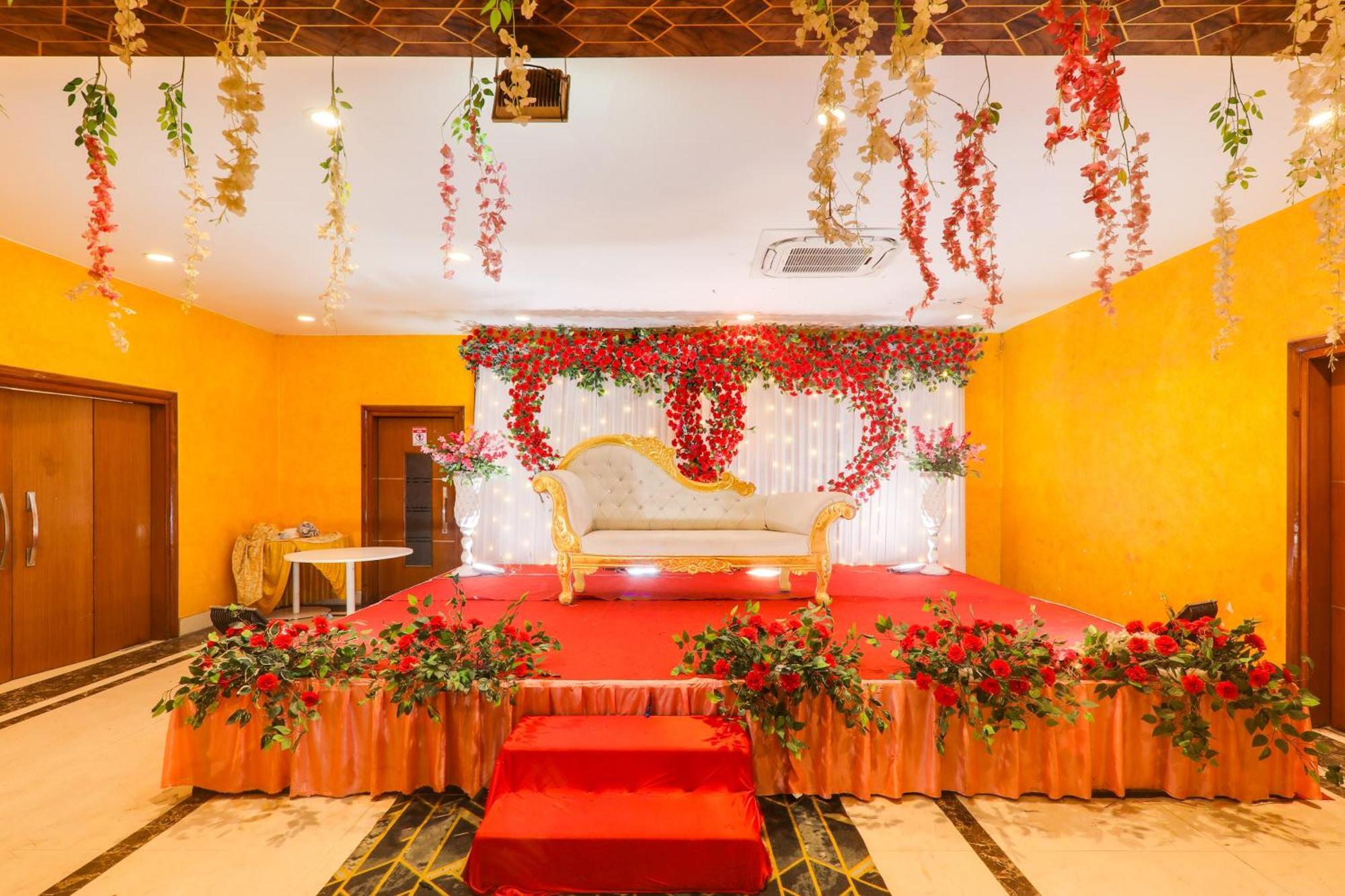 Chinhat Super Townhouse Viraj Khand Formerly Veridian Inn מראה חיצוני תמונה