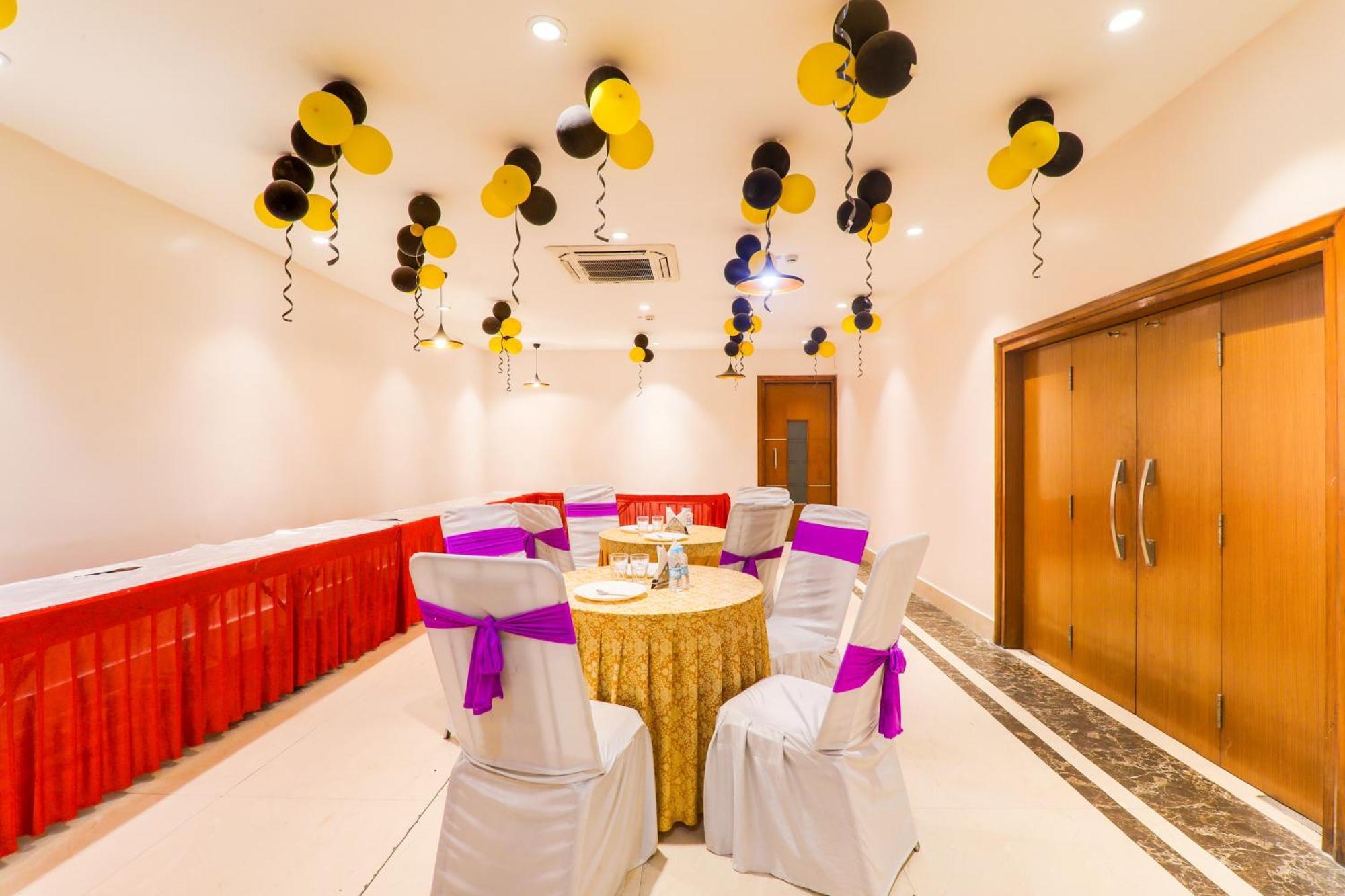 Chinhat Super Townhouse Viraj Khand Formerly Veridian Inn מראה חיצוני תמונה