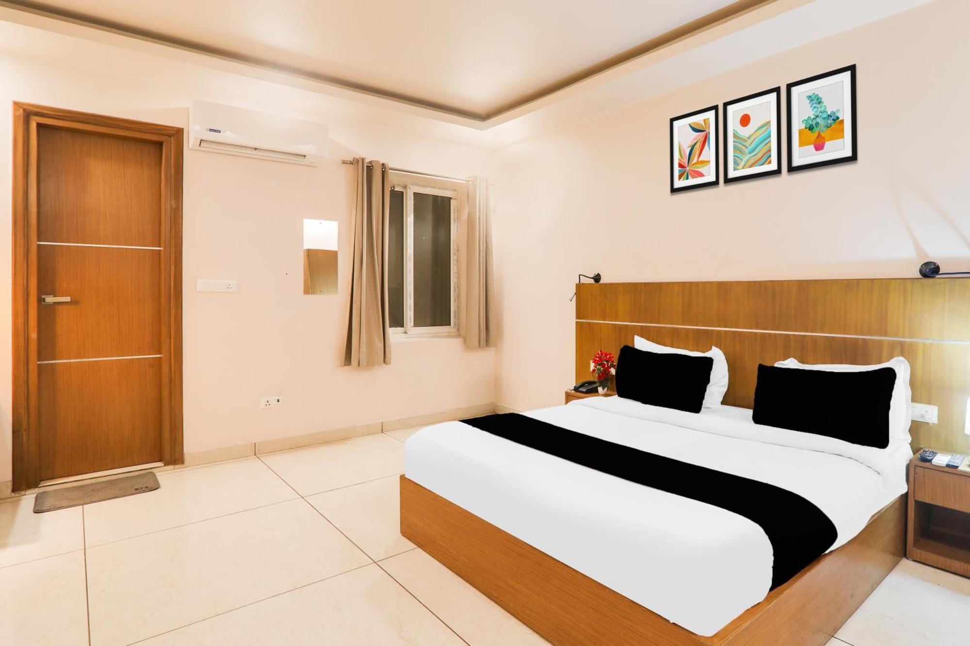 Chinhat Super Townhouse Viraj Khand Formerly Veridian Inn מראה חיצוני תמונה